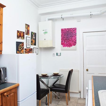 The Summit West End- Elegant Apartment With Free Parking In Prime Location Aberdeen Kültér fotó