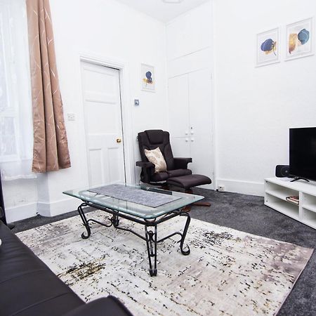 The Summit West End- Elegant Apartment With Free Parking In Prime Location Aberdeen Kültér fotó