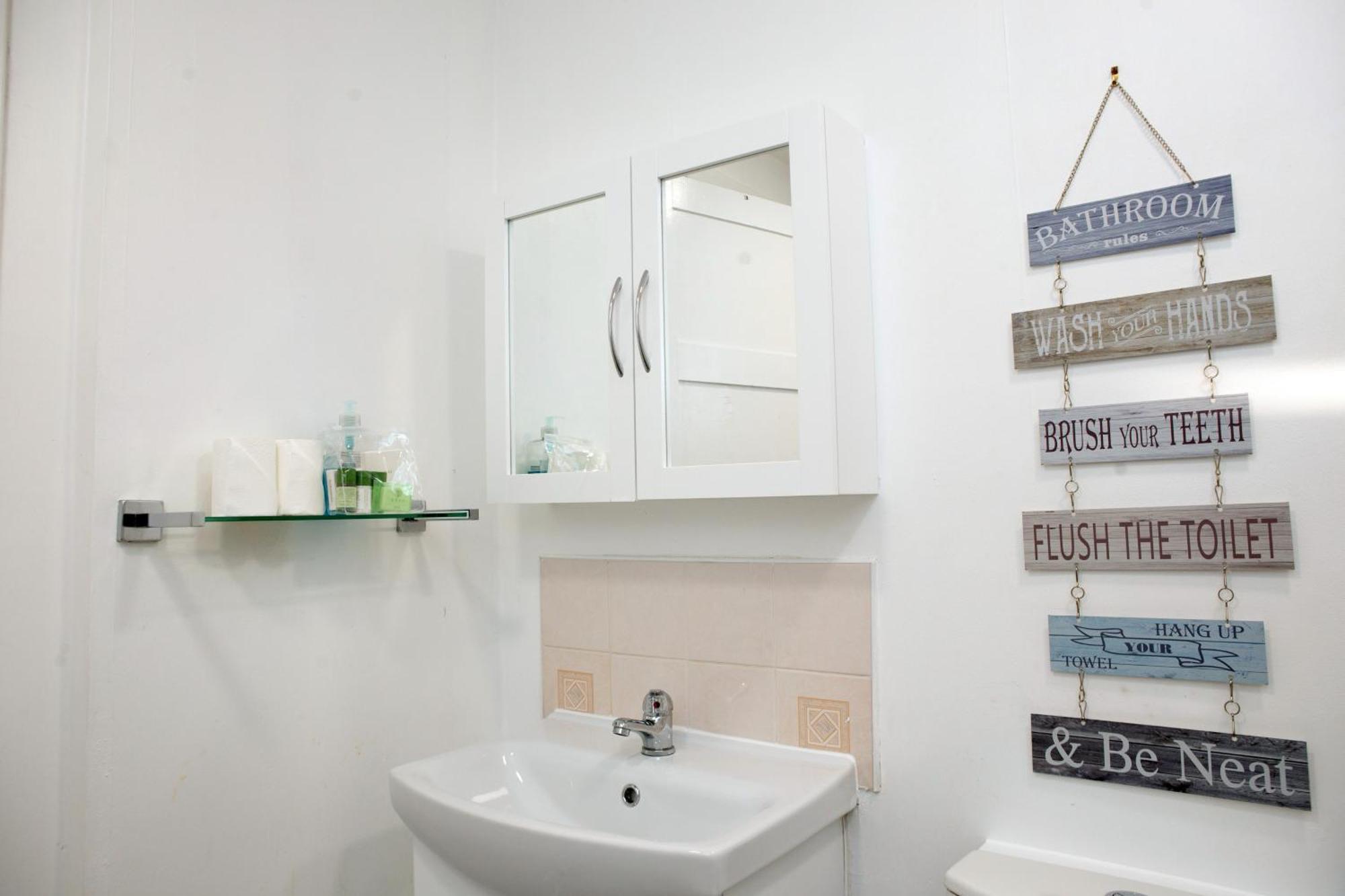 The Summit West End- Elegant Apartment With Free Parking In Prime Location Aberdeen Kültér fotó