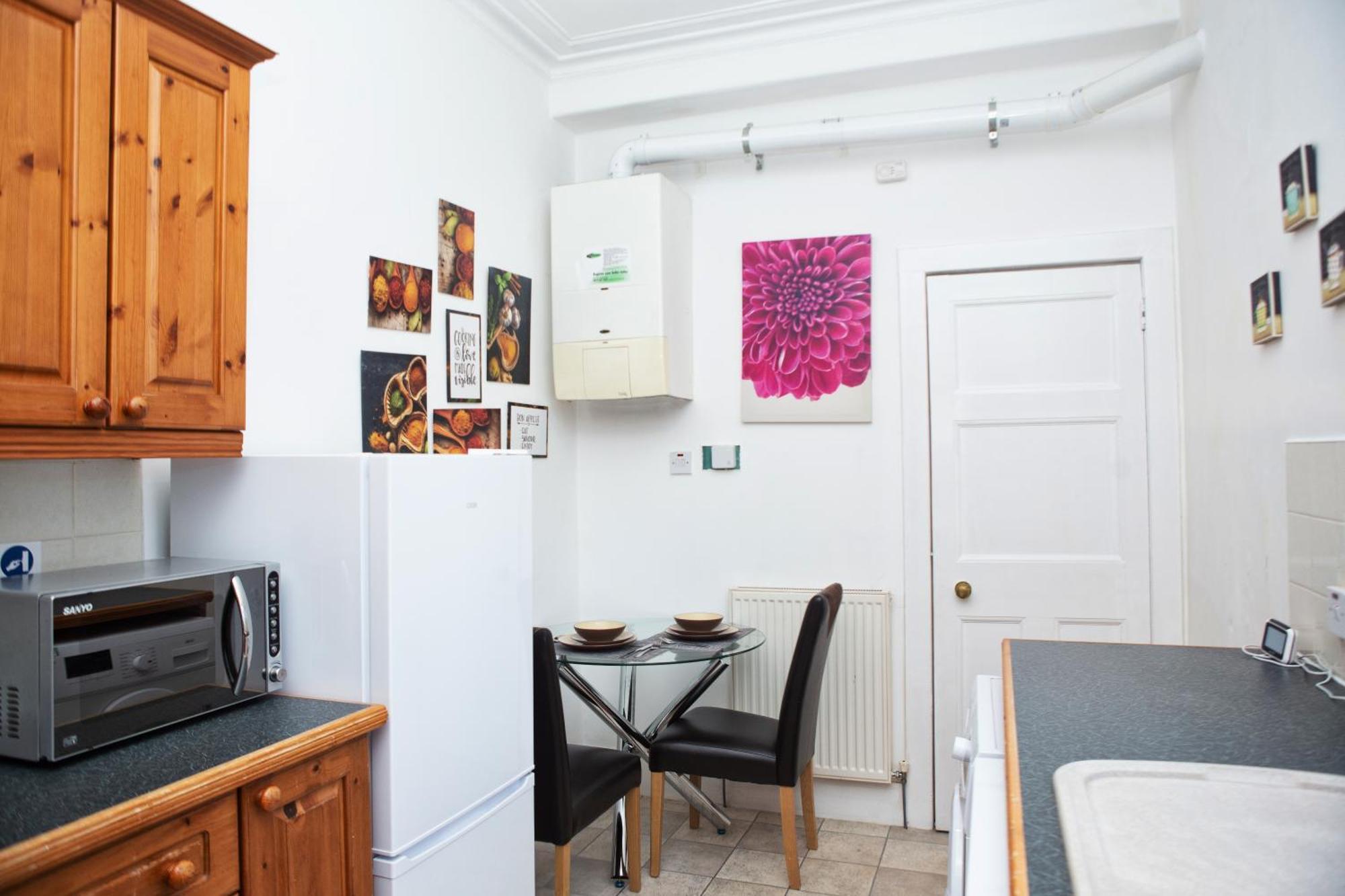 The Summit West End- Elegant Apartment With Free Parking In Prime Location Aberdeen Kültér fotó