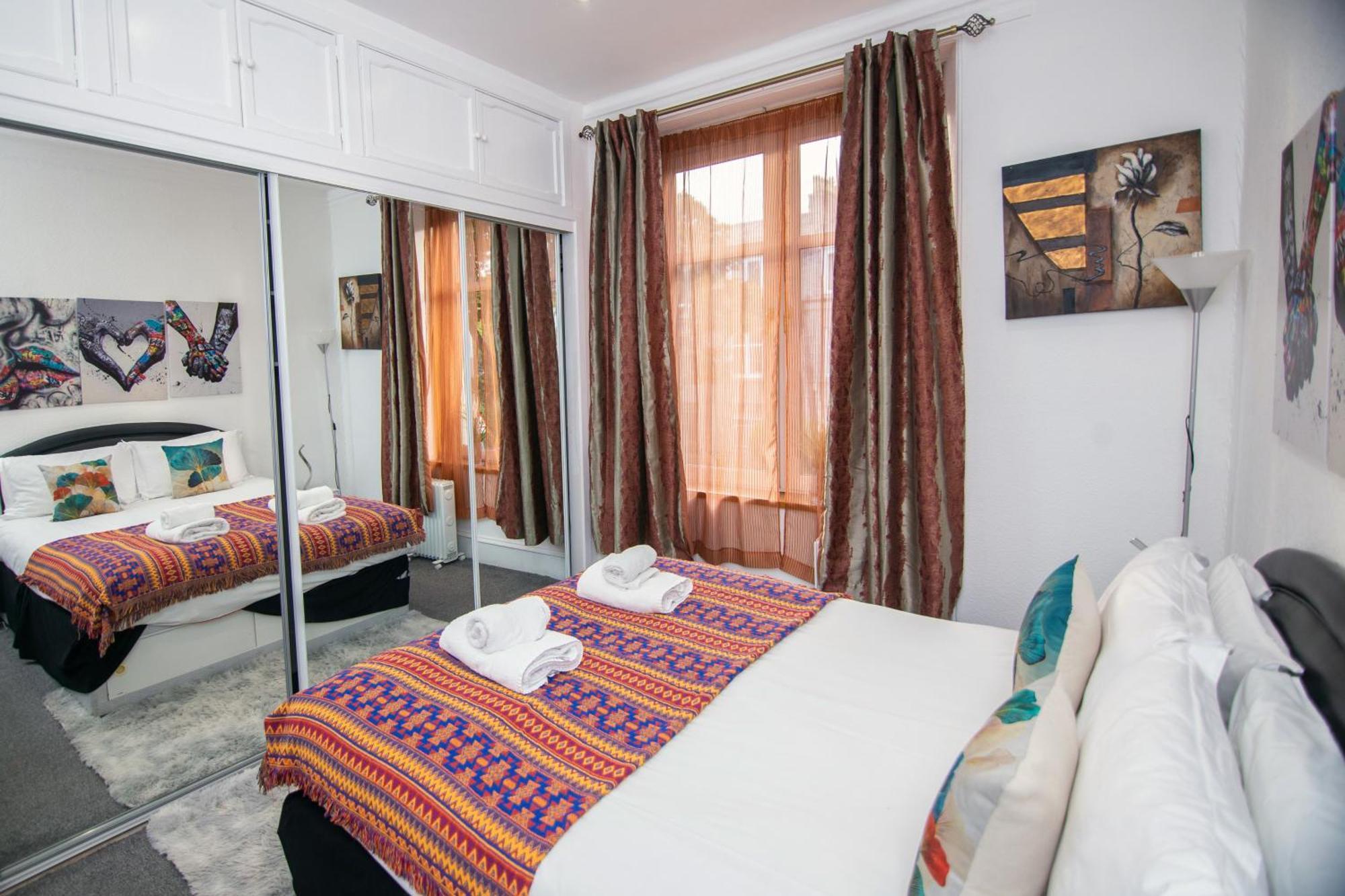 The Summit West End- Elegant Apartment With Free Parking In Prime Location Aberdeen Kültér fotó